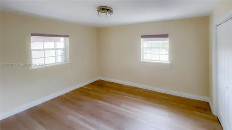 6384 SW 31st Street Miami FL 33155