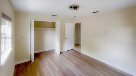 6384 SW 31st Street Miami FL 33155