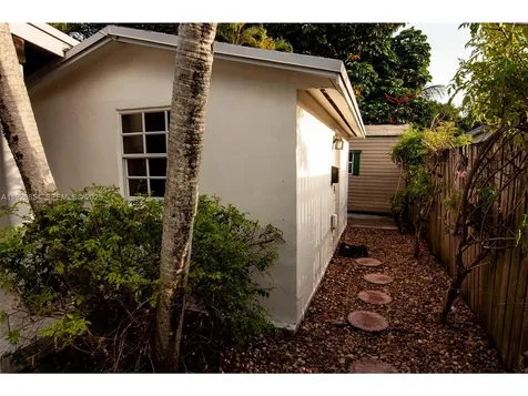6384 SW 31st Street Miami FL 33155