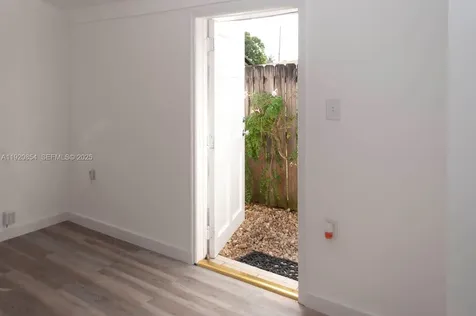6384 SW 31st Street Miami FL 33155