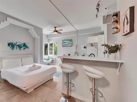 255 W 24th Street Miami Beach FL 33140