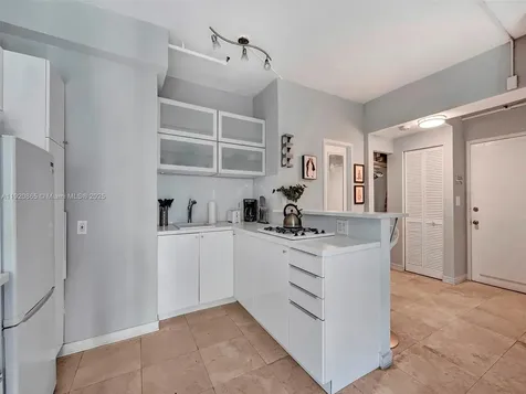 255 W 24th Street Miami Beach FL 33140