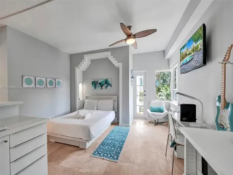 255 W 24th Street Miami Beach FL 33140