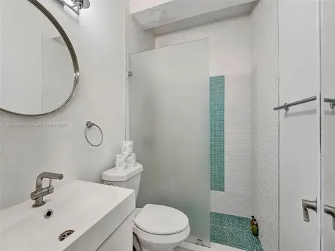 255 W 24th Street Miami Beach FL 33140