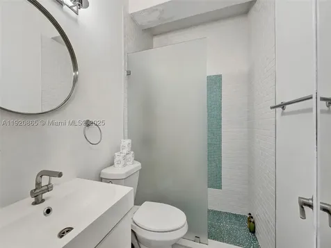 255 W 24th Street Miami Beach FL 33140