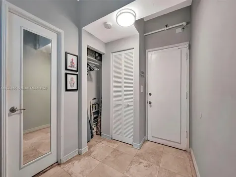 255 W 24th Street Miami Beach FL 33140