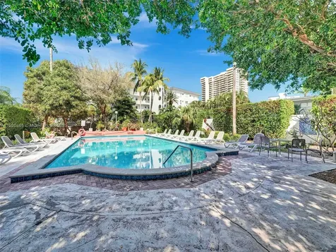 255 W 24th Street Miami Beach FL 33140