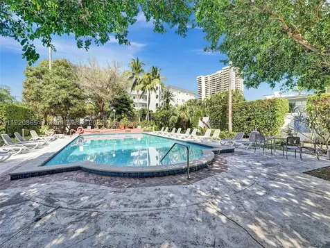 255 W 24th Street Miami Beach FL 33140