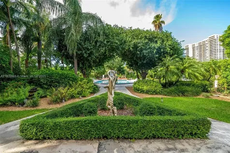 255 W 24th Street Miami Beach FL 33140