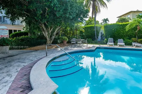 255 W 24th Street Miami Beach FL 33140