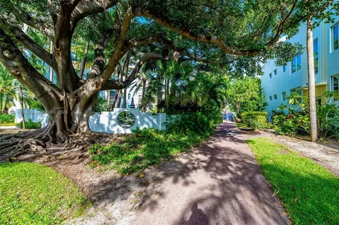 255 W 24th Street Miami Beach FL 33140