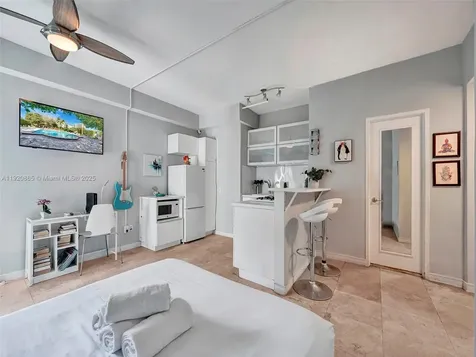 255 W 24th Street Miami Beach FL 33140