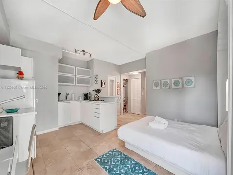 255 W 24th Street Miami Beach FL 33140