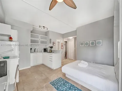 255 W 24th Street Miami Beach FL 33140