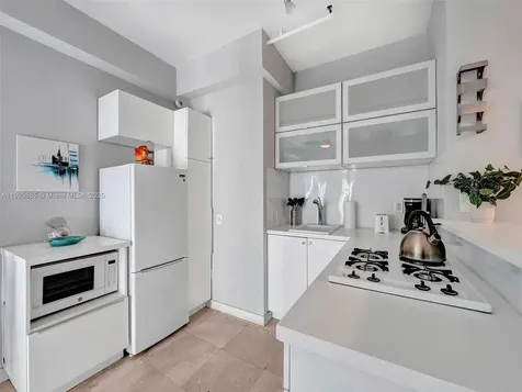 255 W 24th Street Miami Beach FL 33140