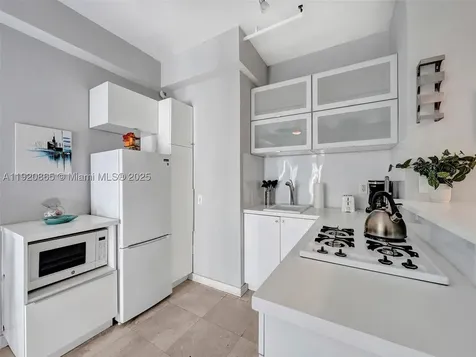 255 W 24th Street Miami Beach FL 33140