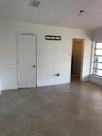 621 E 39th Street Hialeah FL 33013