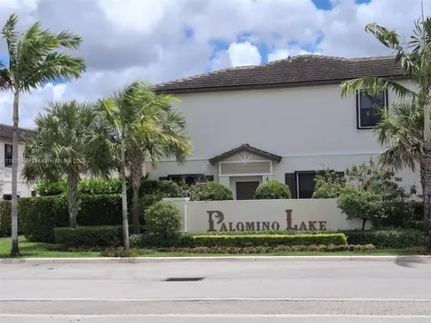 5896 Mustang Manor Davie FL 33314