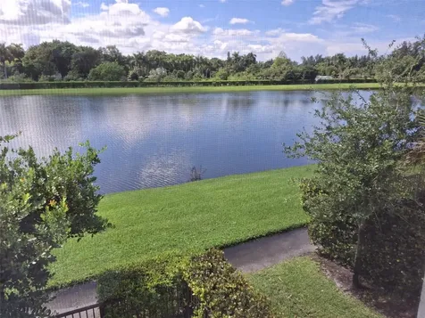 5896 Mustang Manor Davie FL 33314