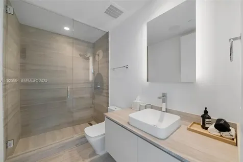 5775 Collins Avenue Miami Beach FL 33140