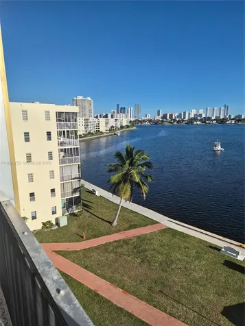 2910 Point East Drive Aventura FL 33160