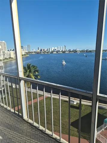 2910 Point East Drive Aventura FL 33160