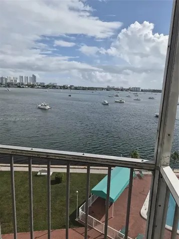 2910 Point East Drive Aventura FL 33160