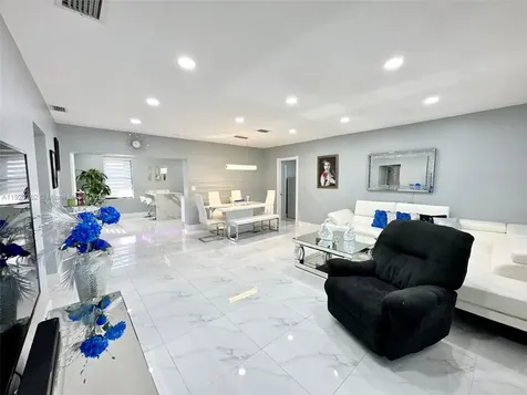 460 NE 169th Street North Miami Beach FL 33162