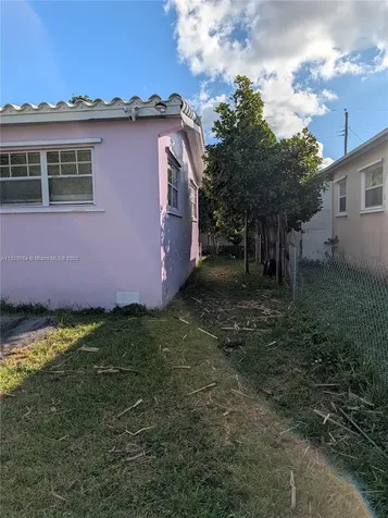 16931 NE 5th Court North Miami Beach FL 33162
