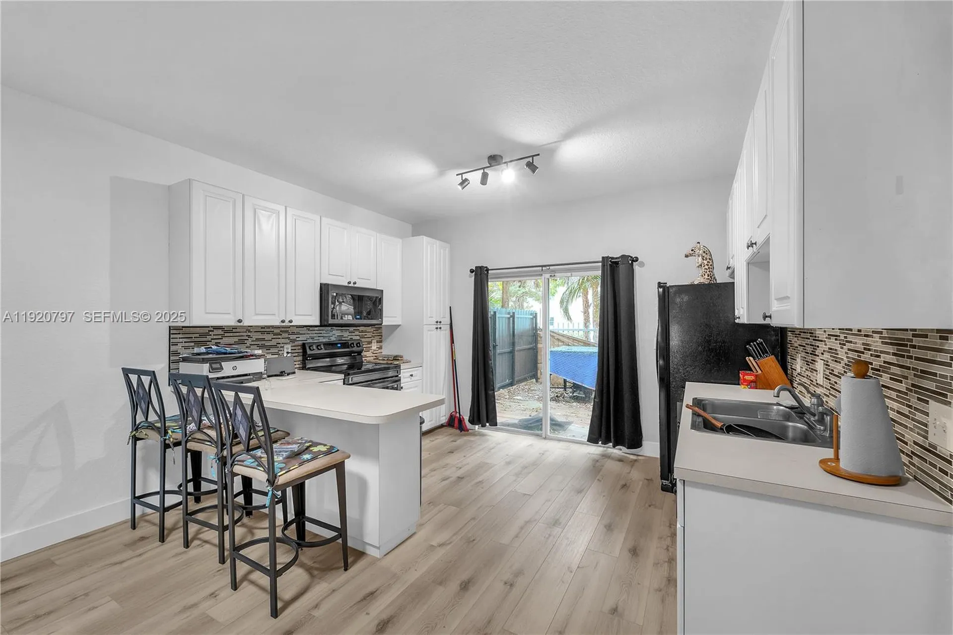 4950 Washington Street Hollywood FL 33021