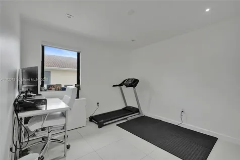 377 NE 194th Terrace Miami FL 33179