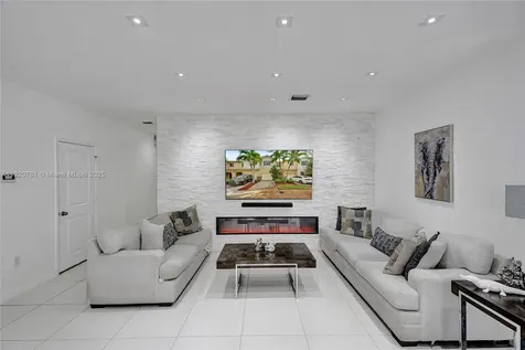 377 NE 194th Terrace Miami FL 33179
