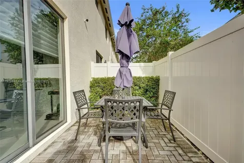377 NE 194th Terrace Miami FL 33179