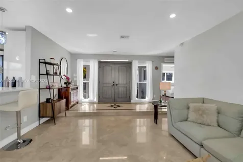 461 NE 115th Street Miami FL 33161