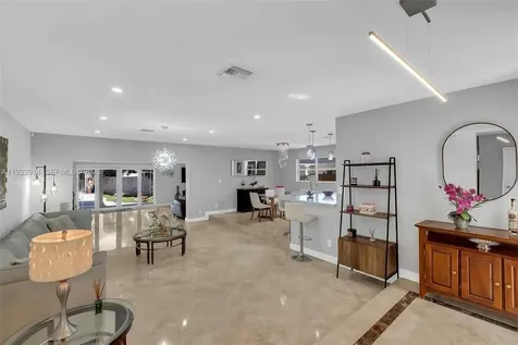 461 NE 115th Street Miami FL 33161