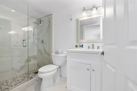 1800 Collins Avenue Miami Beach FL 33139