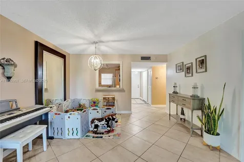 4111 Stirling Road Dania Beach FL 33314