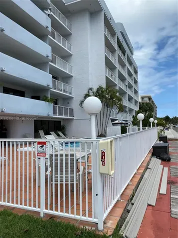 1650 NE 115th Street Miami FL 33181