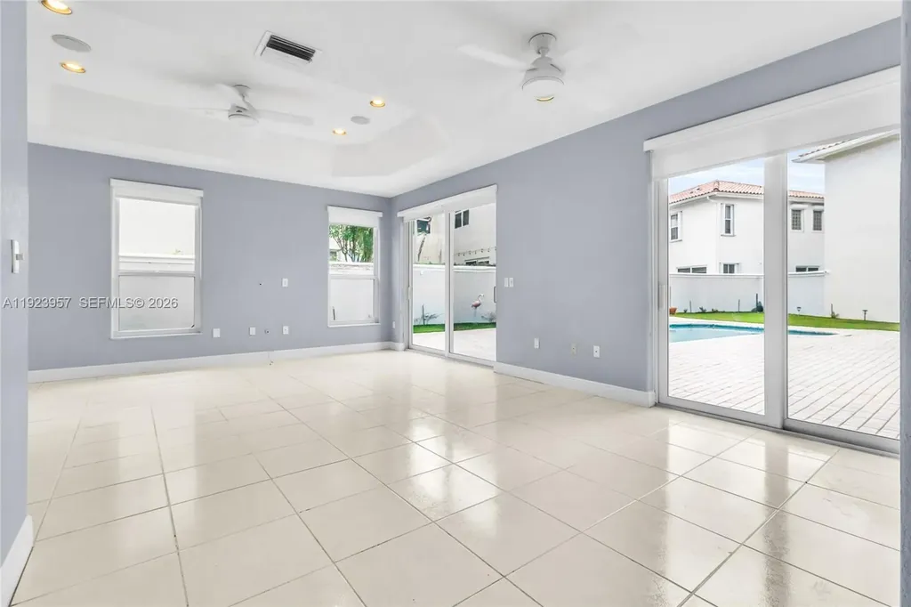 1547 Mariner Way Hollywood FL 33019