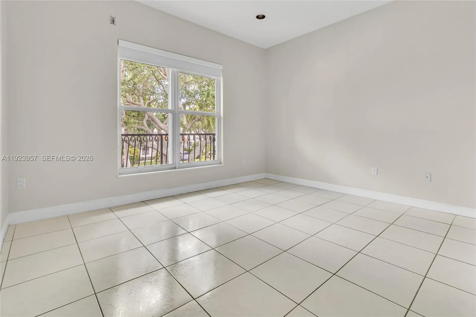 1547 Mariner Way Hollywood FL 33019