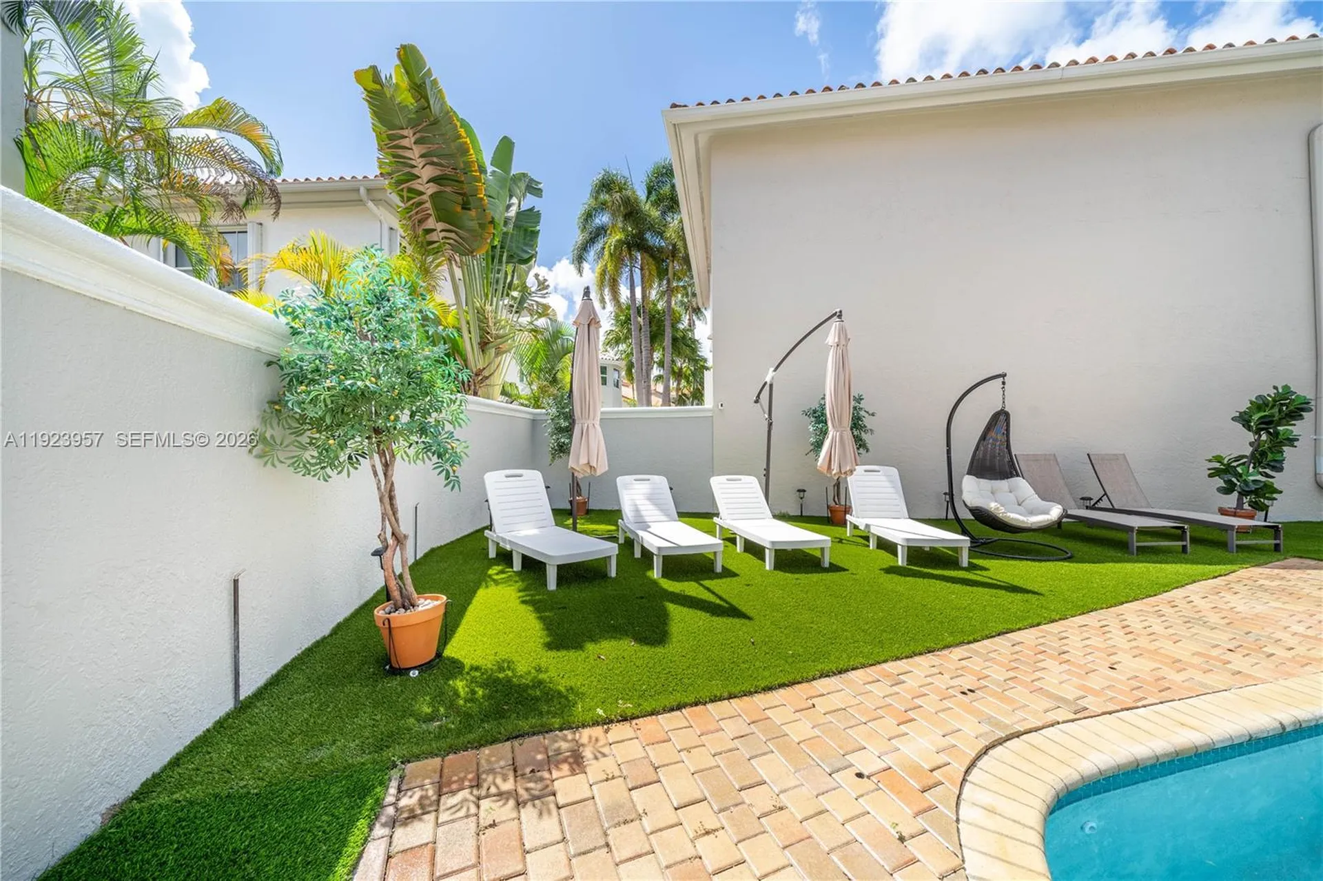 1547 Mariner Way Hollywood FL 33019