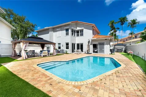 1547 Mariner Way Hollywood FL 33019