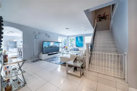 1547 Mariner Way Hollywood FL 33019
