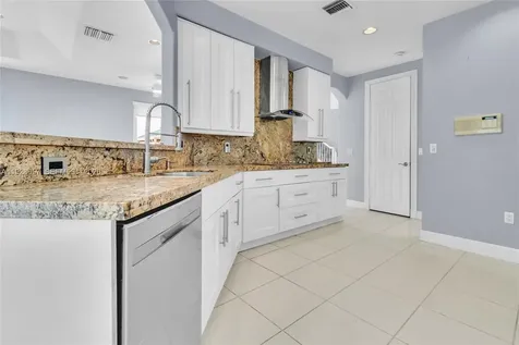 1547 Mariner Way Hollywood FL 33019