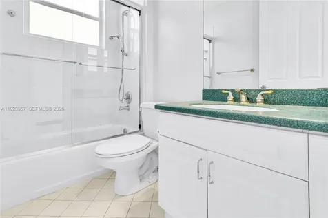 1547 Mariner Way Hollywood FL 33019