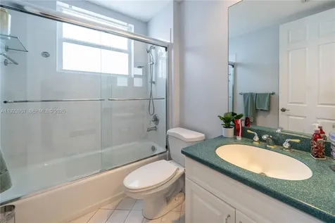 1547 Mariner Way Hollywood FL 33019