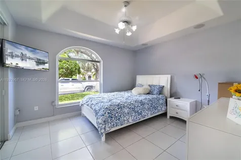 1547 Mariner Way Hollywood FL 33019