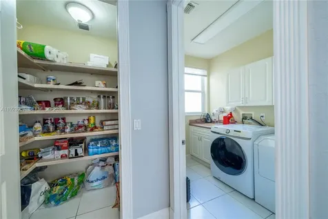 1547 Mariner Way Hollywood FL 33019