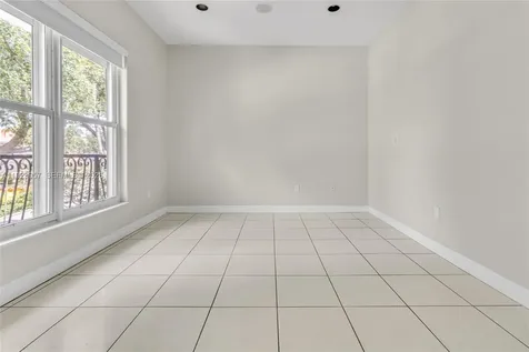 1547 Mariner Way Hollywood FL 33019