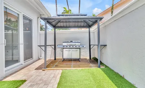 1547 Mariner Way Hollywood FL 33019